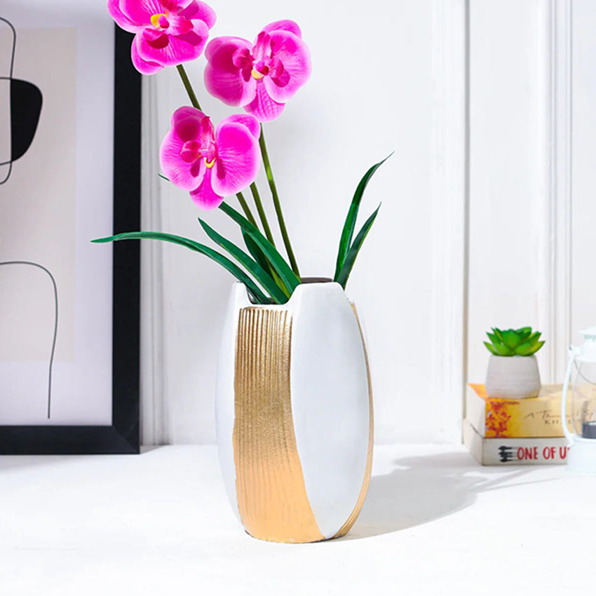 Pristine White Modern Curve Ceramic Vase Without Flower | 3 x 7 inches