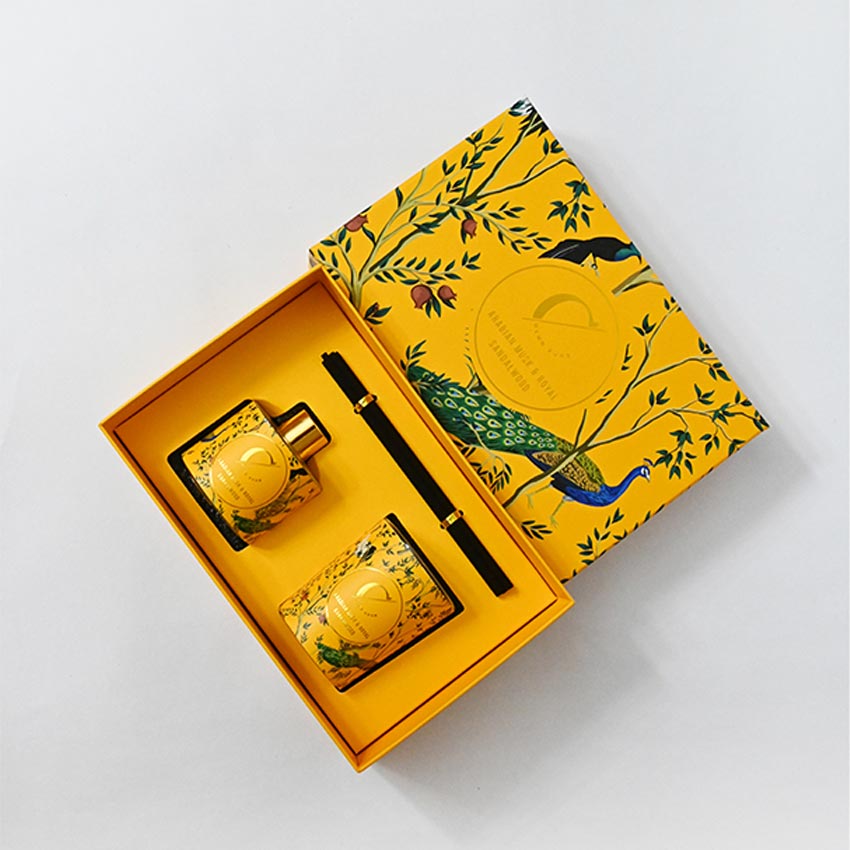 Luxury Arabian Musk Scented Candle and Diffuser Gift Set | 8 x 5 x 3 inches