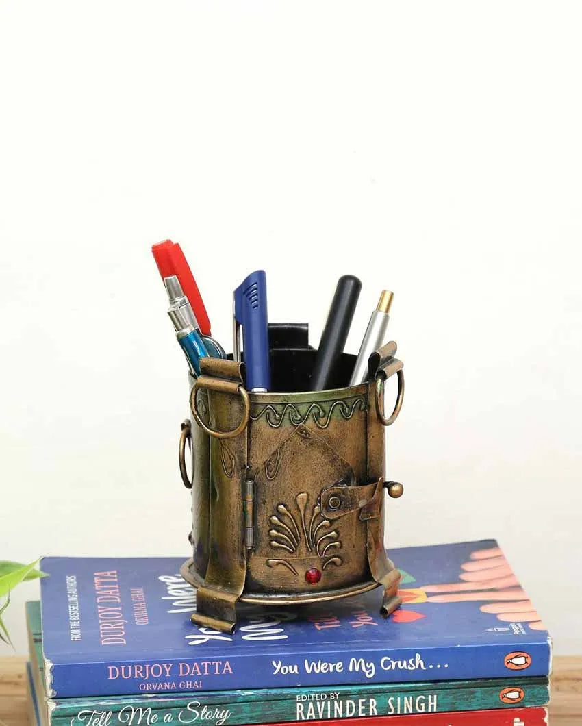 Sigdi Iron Pen Stand
