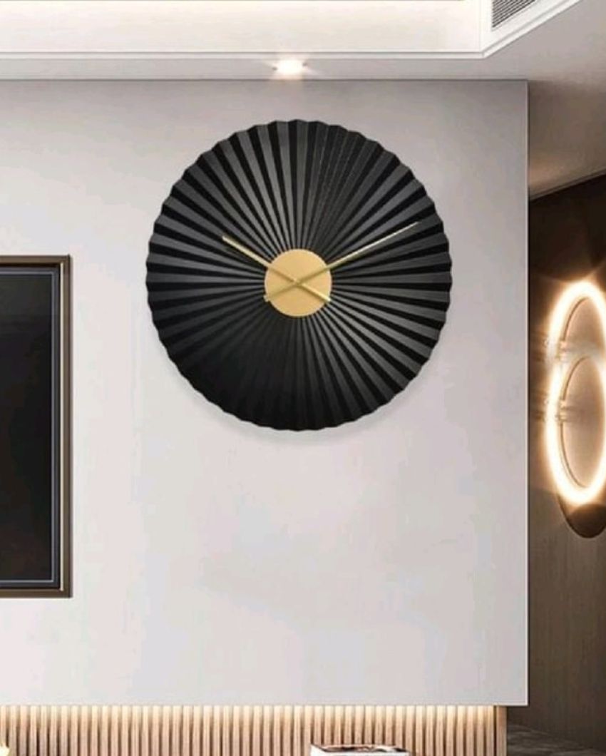Dynamic 3D Zig Zag Black Metal Wall Clock | 24 x 2 inches