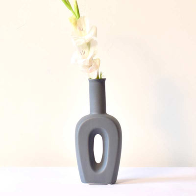 Hollow Linear Vase Black