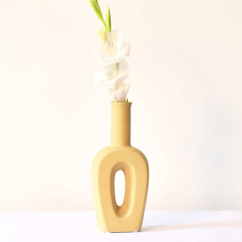 Hollow Linear Vase