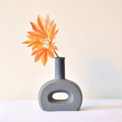 Hollow Flat Vase Black