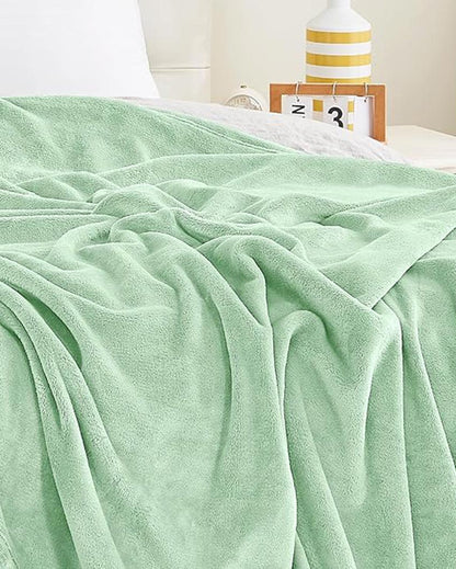 Elegant Sea Green Velvet Throw