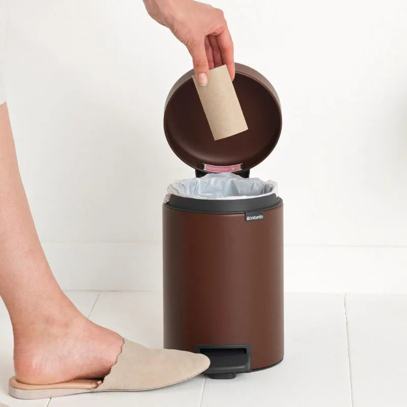 NewIcon Stylish Pedal Bin | 3000 ml Brown