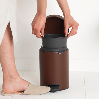 NewIcon Stylish Pedal Bin | 3000 ml Brown