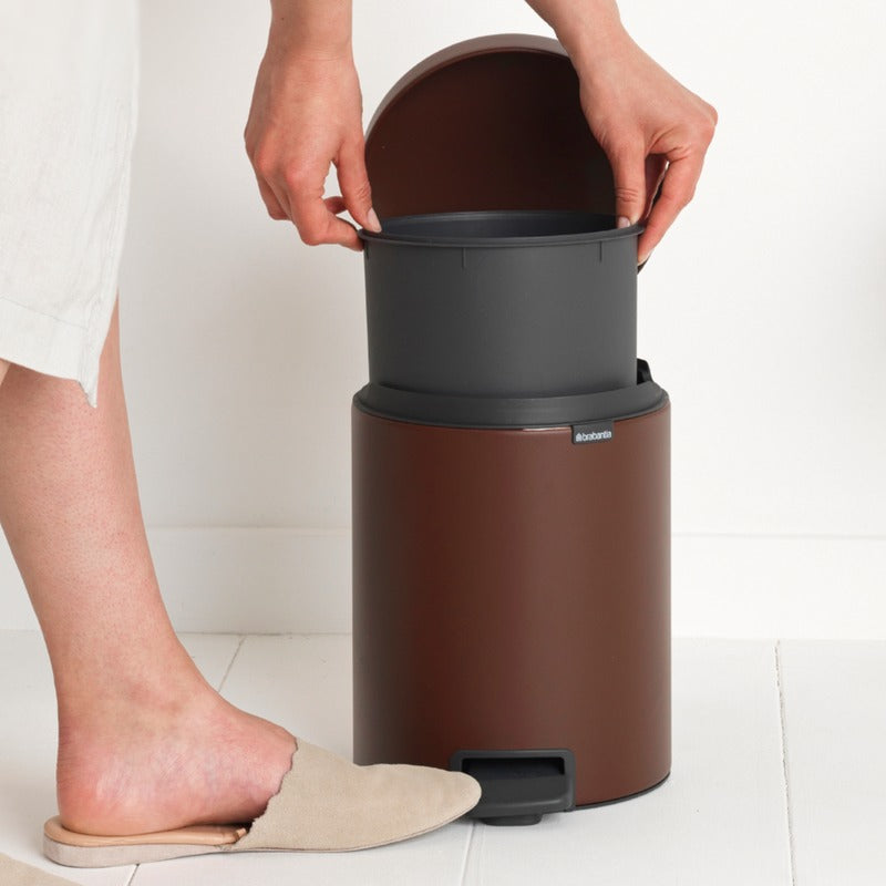 NewIcon Stylish Pedal Bin | 5000 ml Brown