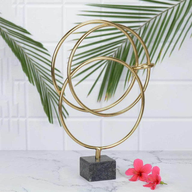 Metal Link Modern Gold Sculpture | 12 x 3 x 17 inches