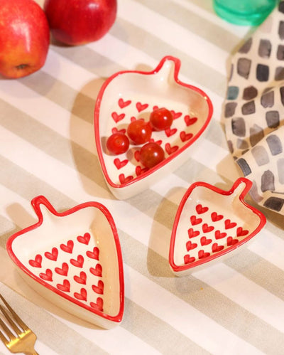 Charming Strawberry Fields Ceramic Platter | Set of 3