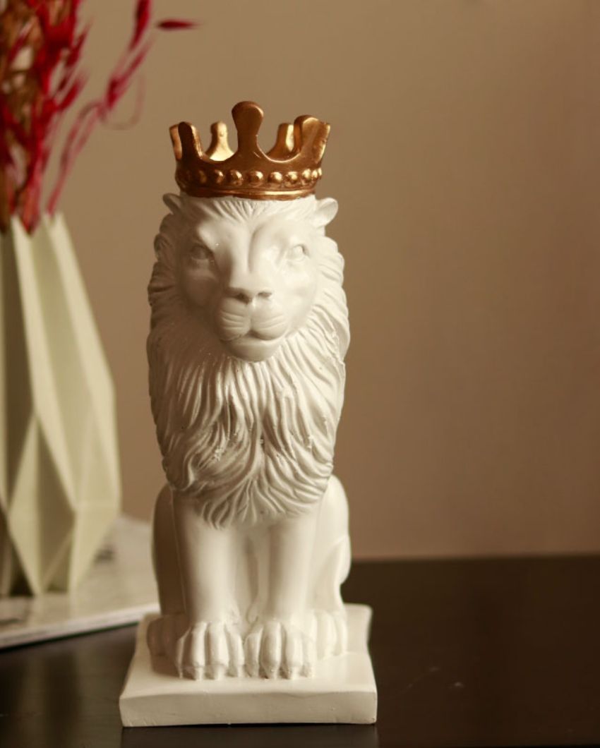 Resin Lion King Decor | 9 x 5 x 15 inches