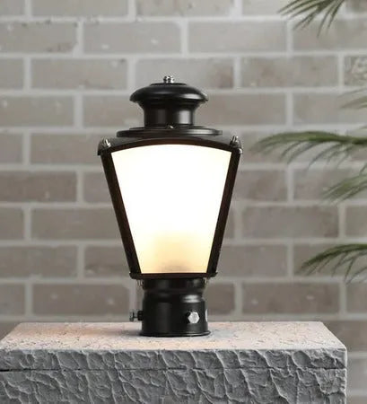 Classic Black Small Outdoor Gate Light