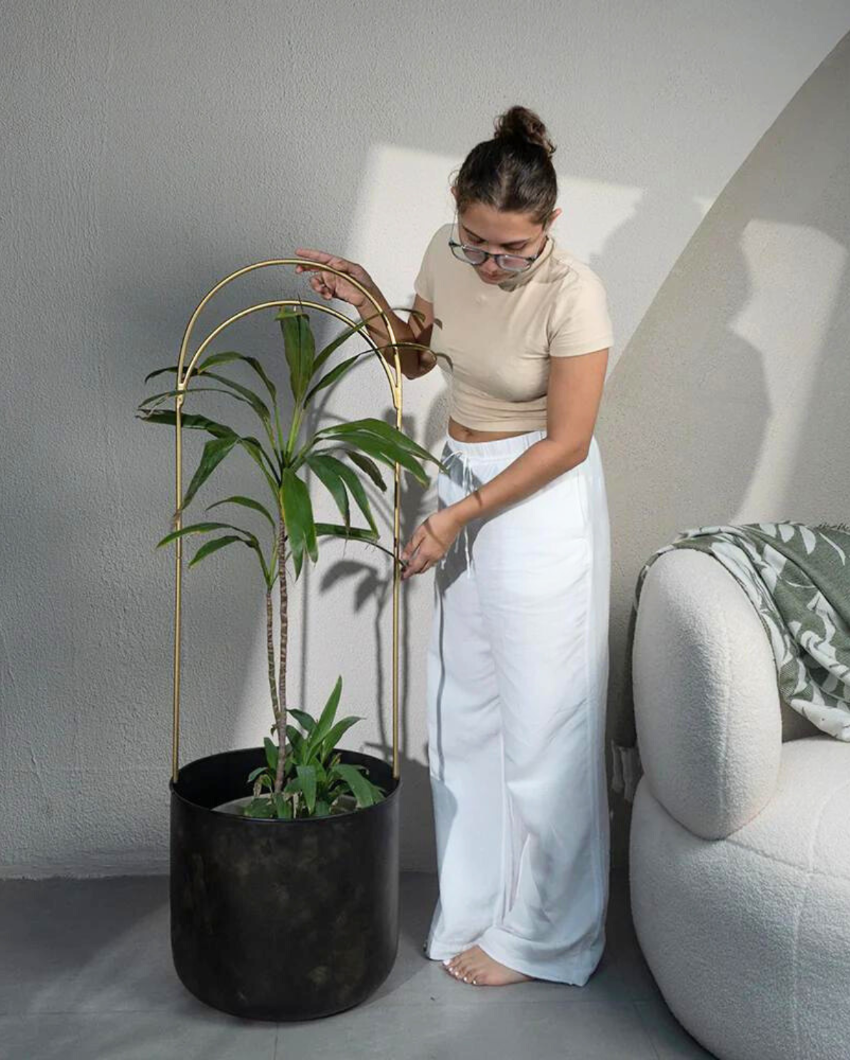 Luna Standing Large Metal Planter| Plant Not Included