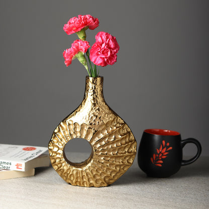 Seashell Serenity Vase Gold