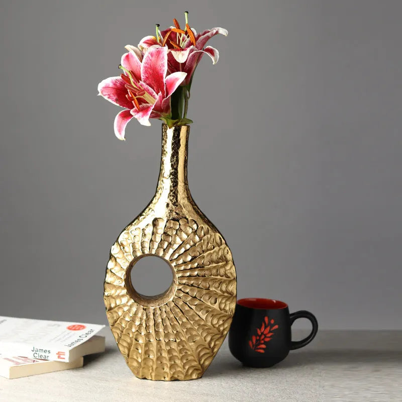 Serenity Seashell Vase Gold