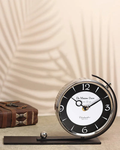 Aleksi 2 In  Body Stand Iron Table Clock Black