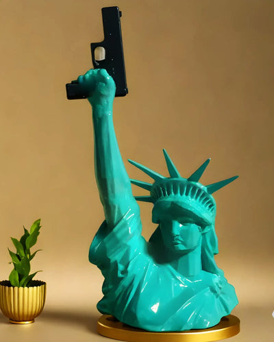 Resin Statue Of Liberty With Gun