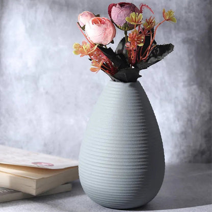 Klova Aluminum Vase | 4 x 6 inches