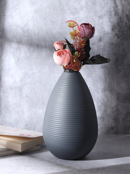 Klova Aluminum Vase | 4x6 inches