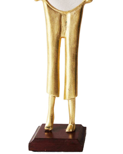 Pulling Pant Sculpture | 9 x 4 inches