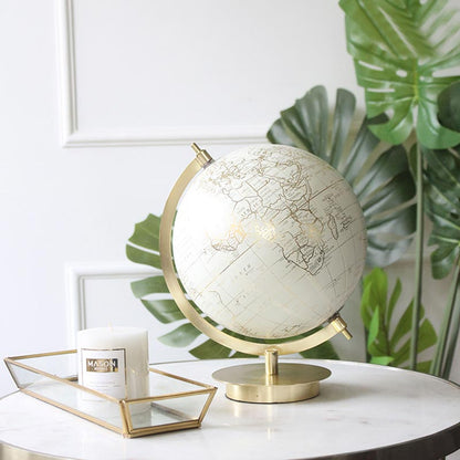 Finn Globe Showpiece Gold & White