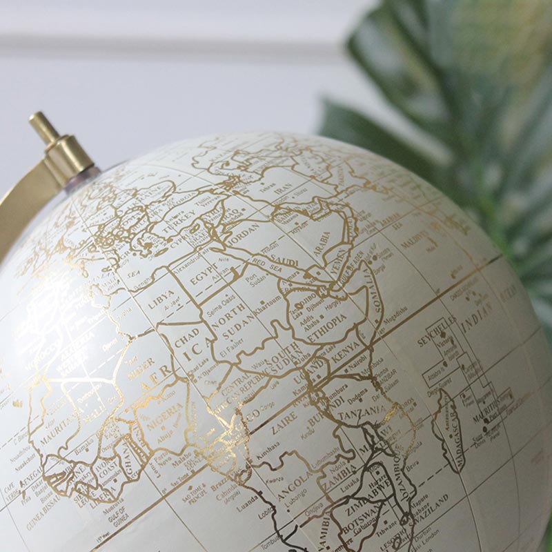 Finn Globe Showpiece Gold & White