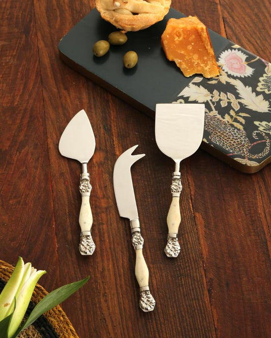 Classic Silver Tone Cheese Set