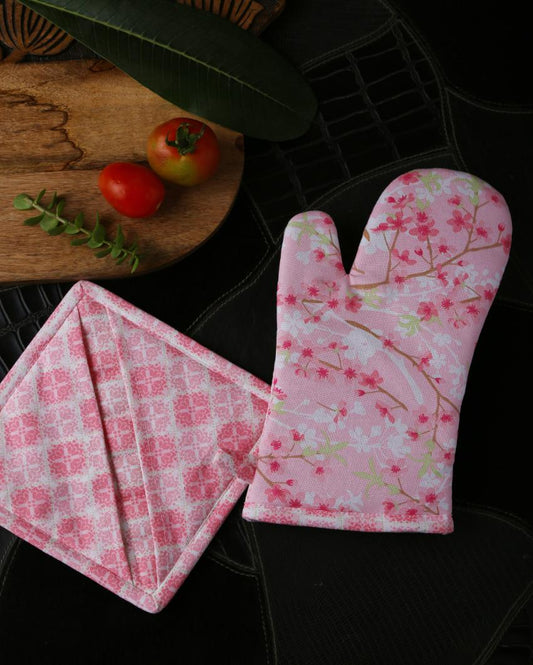 Flower Pattern Pot Holder Glove Apron & Kitchen Napkins Set