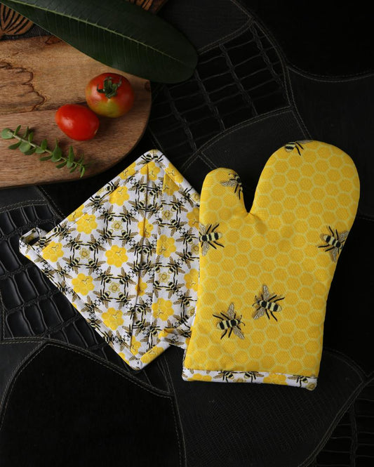 Bee Pattern Pot Holder Glove Apron & Kitchen Napkins Set
