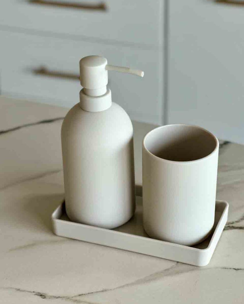Simple Evoke Plastic Bathroom Set