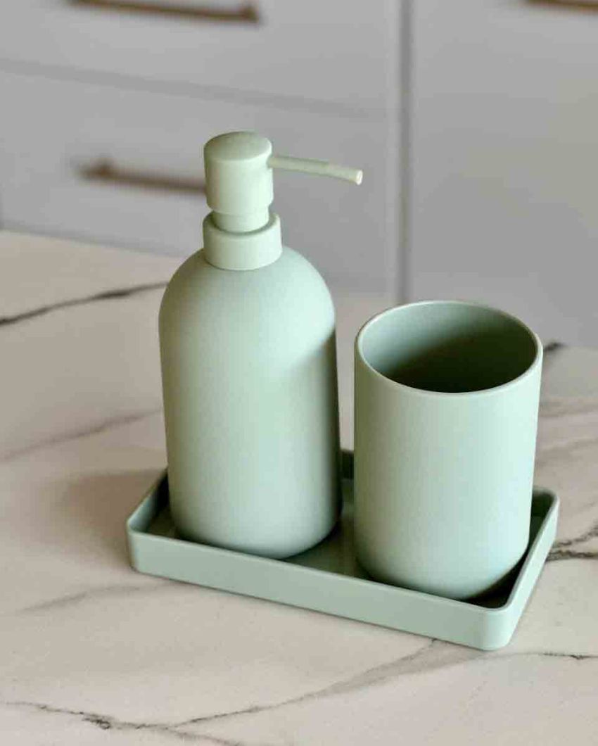 Simple Evoke Plastic Bathroom Set