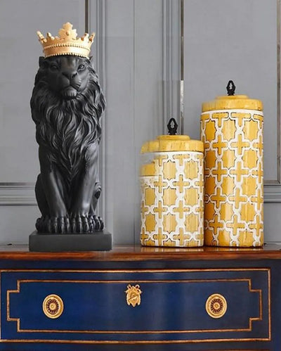 Nordic Minimalist Resin Regal Lion Showpiece