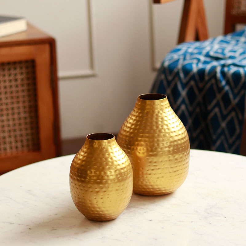 The Vero | Set of 2 Hammered Golden Metal Vases