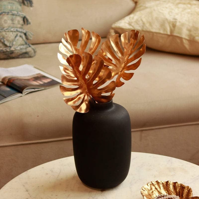 Sigma Noir Ribbed Vase with Artificial Golden Monstera Leaves - Dusaan