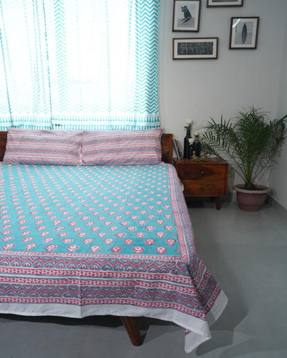 Magenta Mosaic Magic Printed Cotton Bedsheet with 2 Pillow Covers