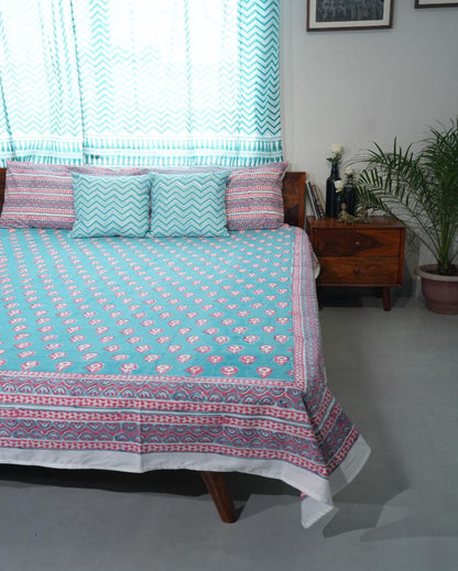 Magenta Mosaic Magic Printed Cotton Bedsheet with 2 Pillow Covers