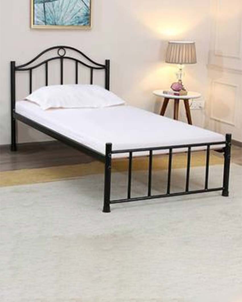 Comfortable and Stylish Bedroom Setup Dreamer Metal Bed