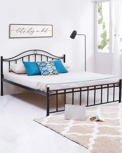 Comfortable and Stylish Bedroom Setup Dreamer Metal Bed