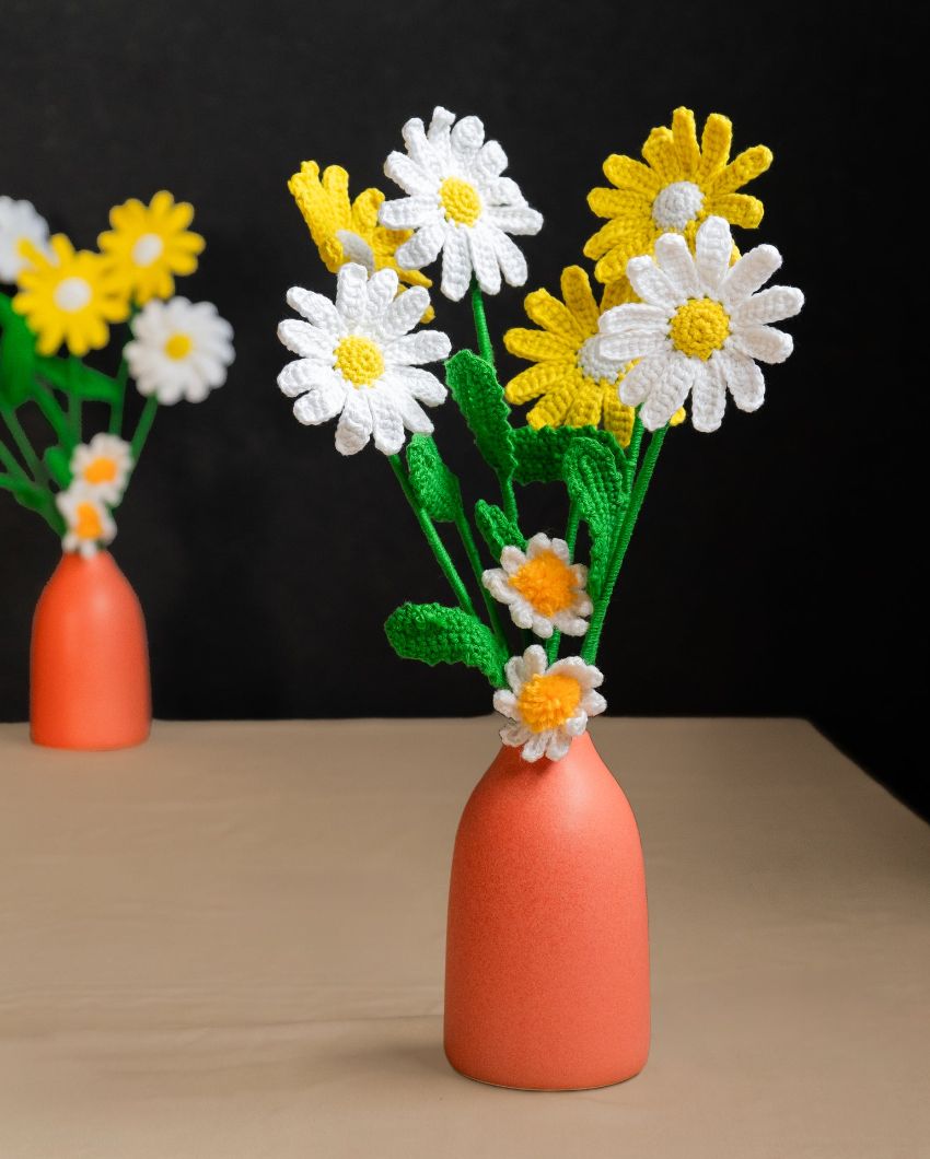 Delightful Daisy Vase and Flower Combo | 10 x 7 x 12 cm/4 x 3 x 5 inches