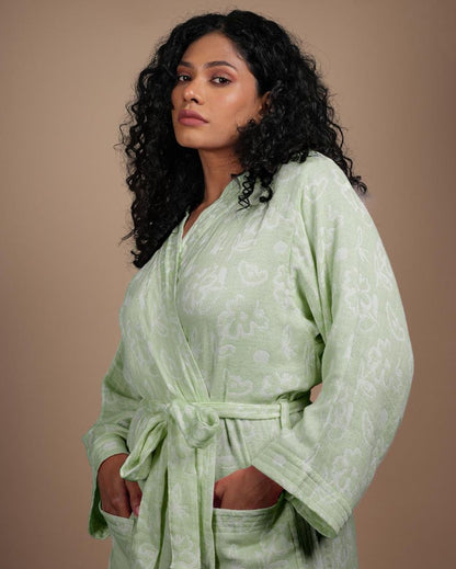 Luxurious Banana Jacquard Bath Robe | 50 x 30 inches