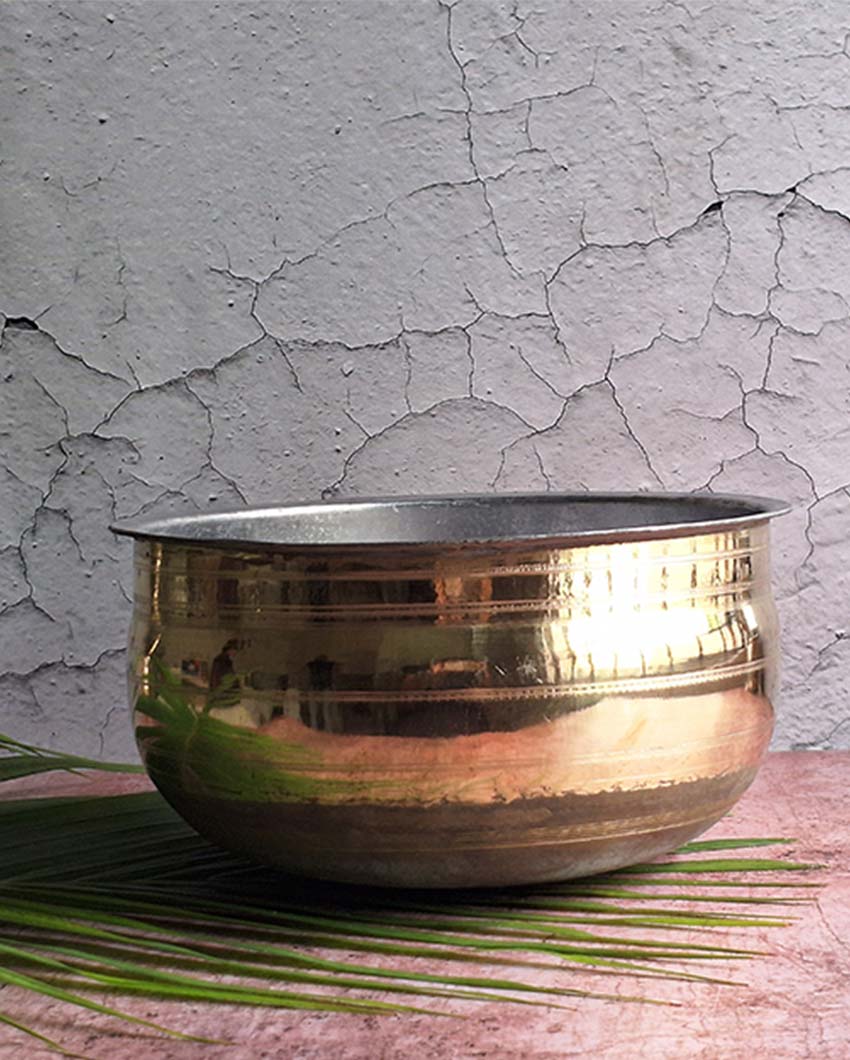 Classic & Elegant Stylish Serving Brass Golden Vanam