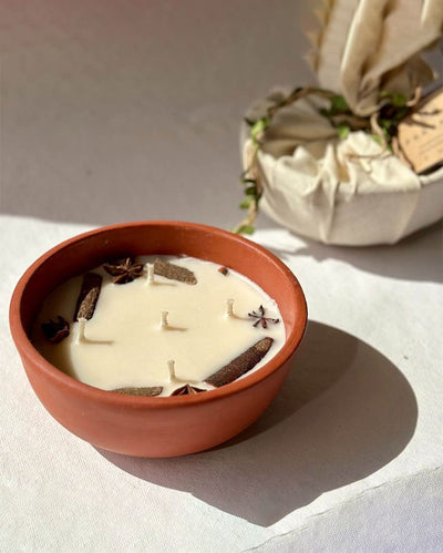 Warm Cinnamon & Vanilla 7-Wick Scented Earthen Pot Candle | 6 x 3 inches