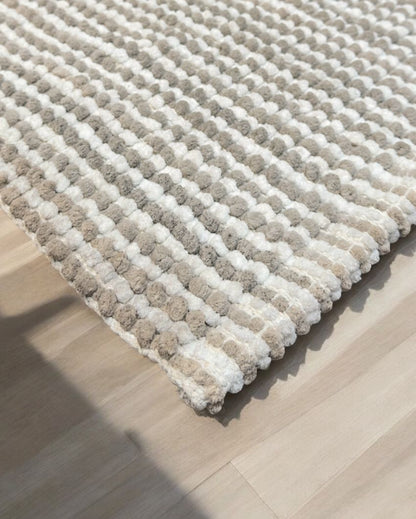 Pebble Bubble Loop Design Bathmat | 30 x 18 inches