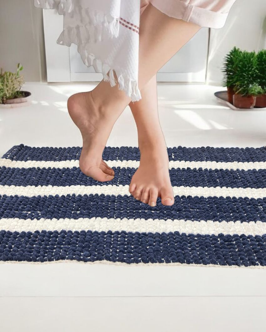 Sophisticated Pebble Bubble Loop Bathmat | 30 x 18 inches