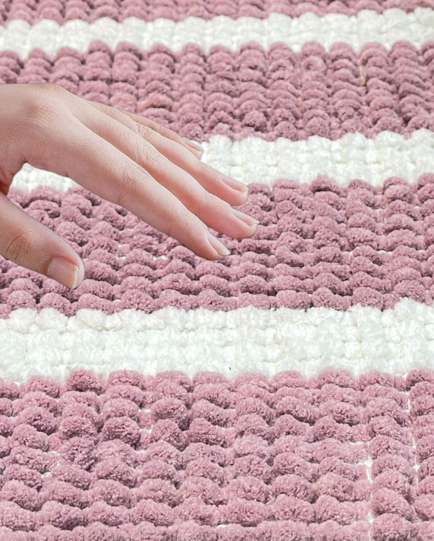 Chic and Cozy Pebble Bubble Loop Design Bathmat | 30 x 18 inches