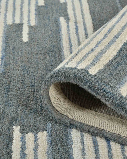 Chicago Hand Tufted Wool Carpet | 8x5 ft Blue