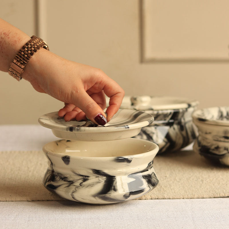 The Snowflake Familia Casseroles & Bowls Set