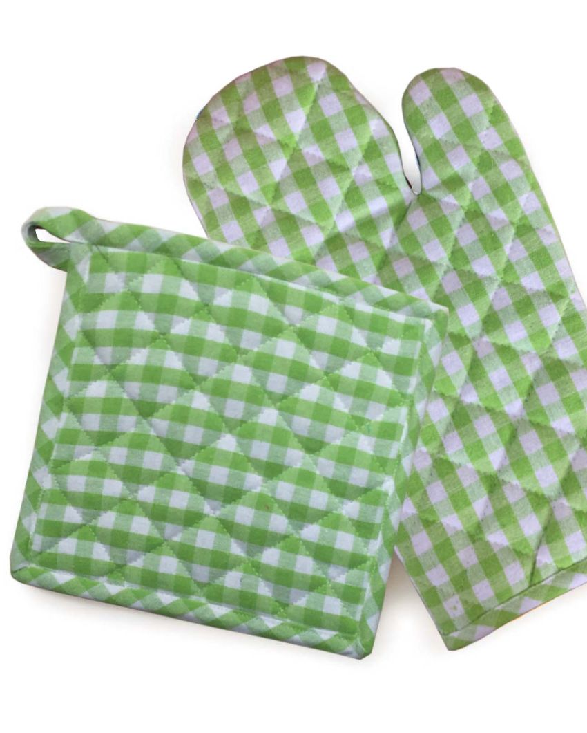 Small Checks Cotton 2 Oven Gloves and 1 Pot Holder