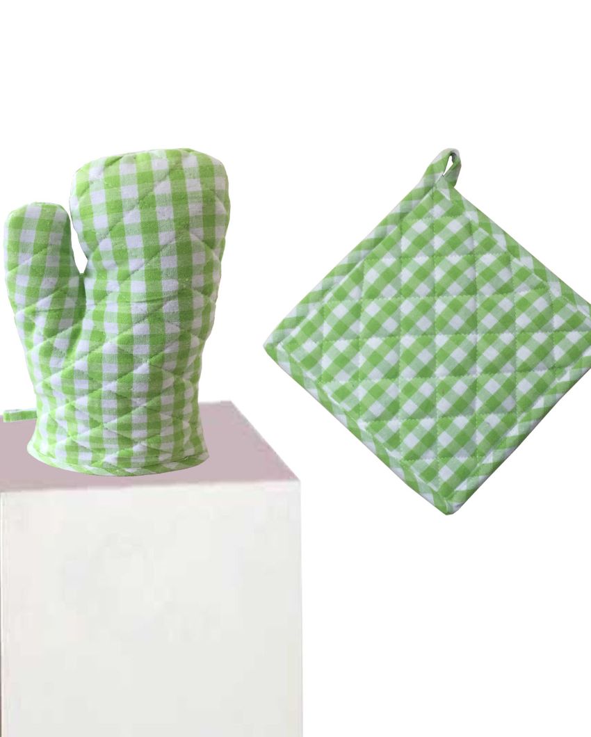 Small Checks Cotton 2 Oven Gloves and 1 Pot Holder