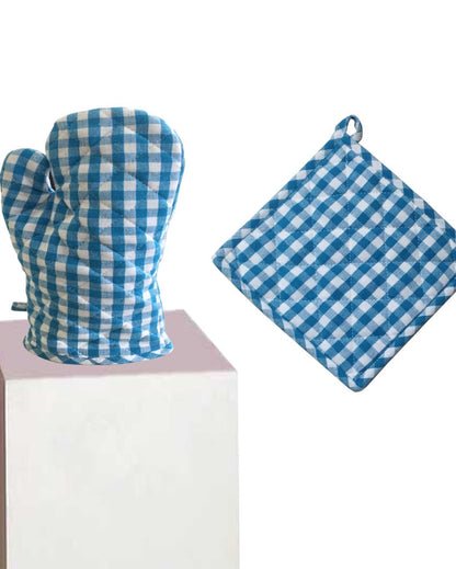 Small Checks Cotton 2 Oven Gloves and 1 Pot Holder