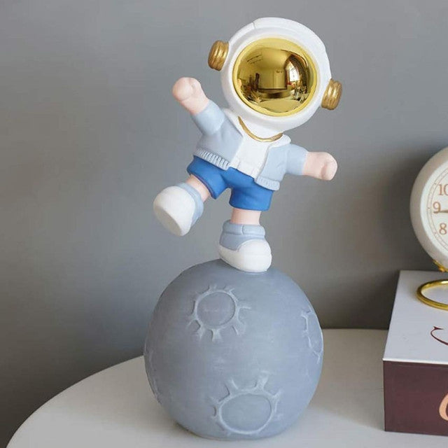 Nordic Style Resin Astronaut Showpiece